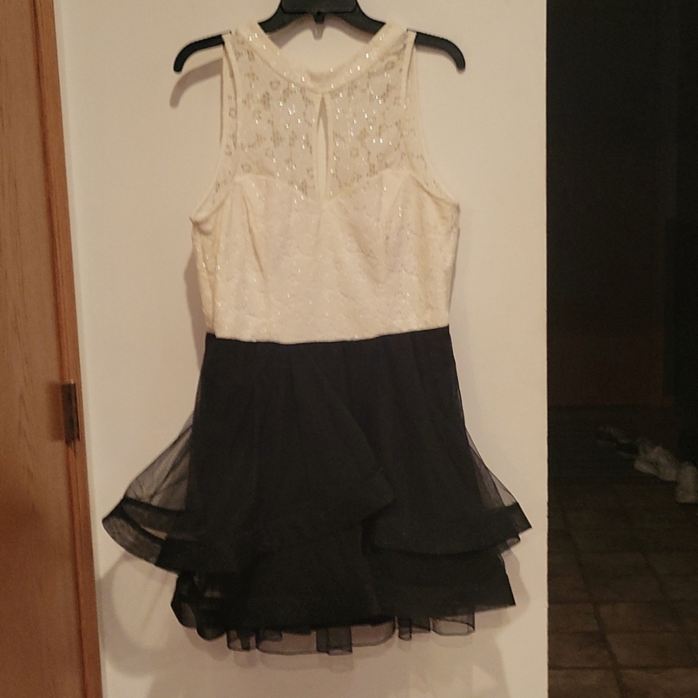 White and black Speechless homecoming dress size 13